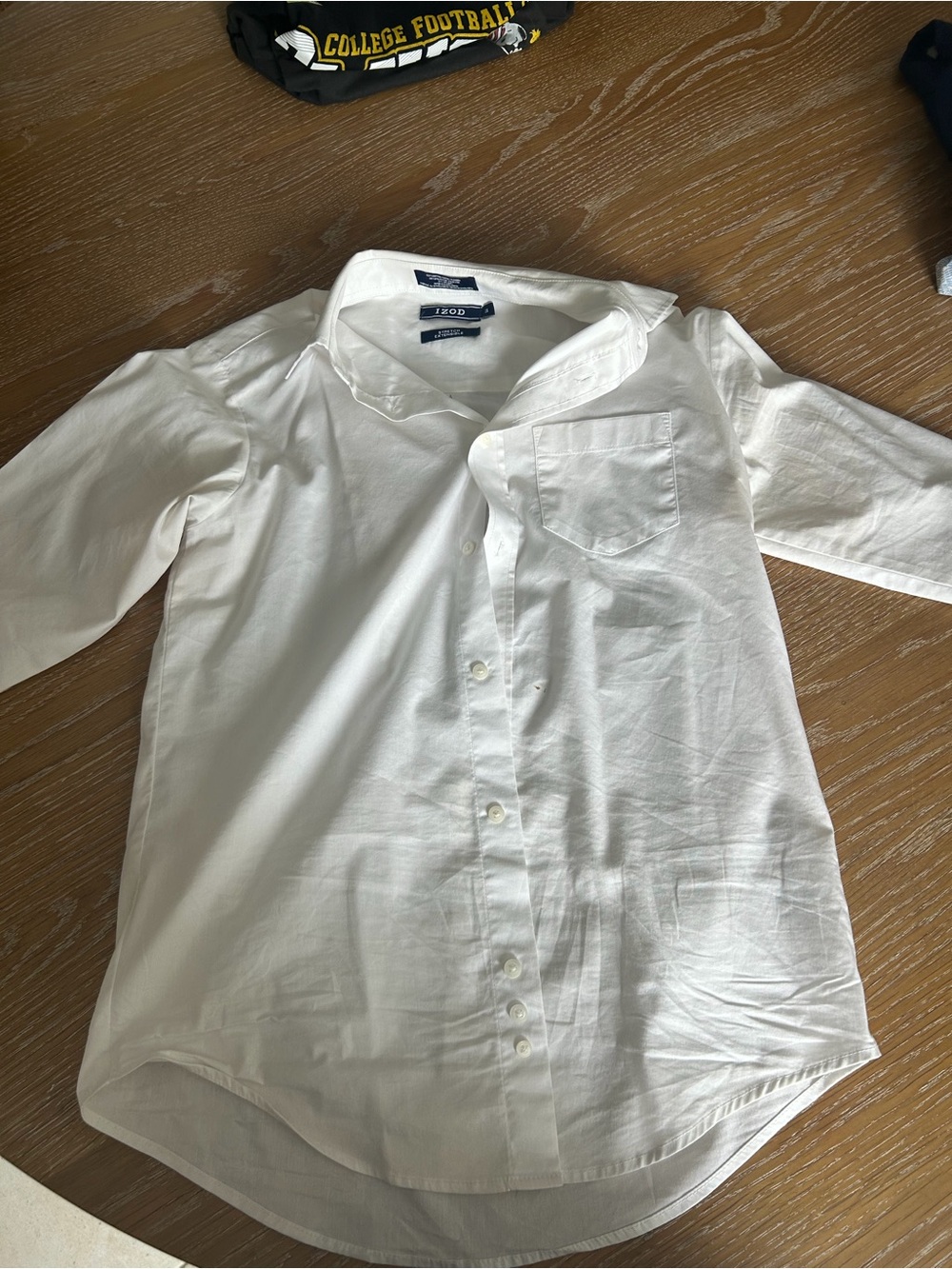 Izod White Men's Long-Sleeve Casual Button-Down Shirt